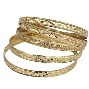 Vintage 14k Yellow Gold Set Of Five Etched Bangles Classic  Stackable Design